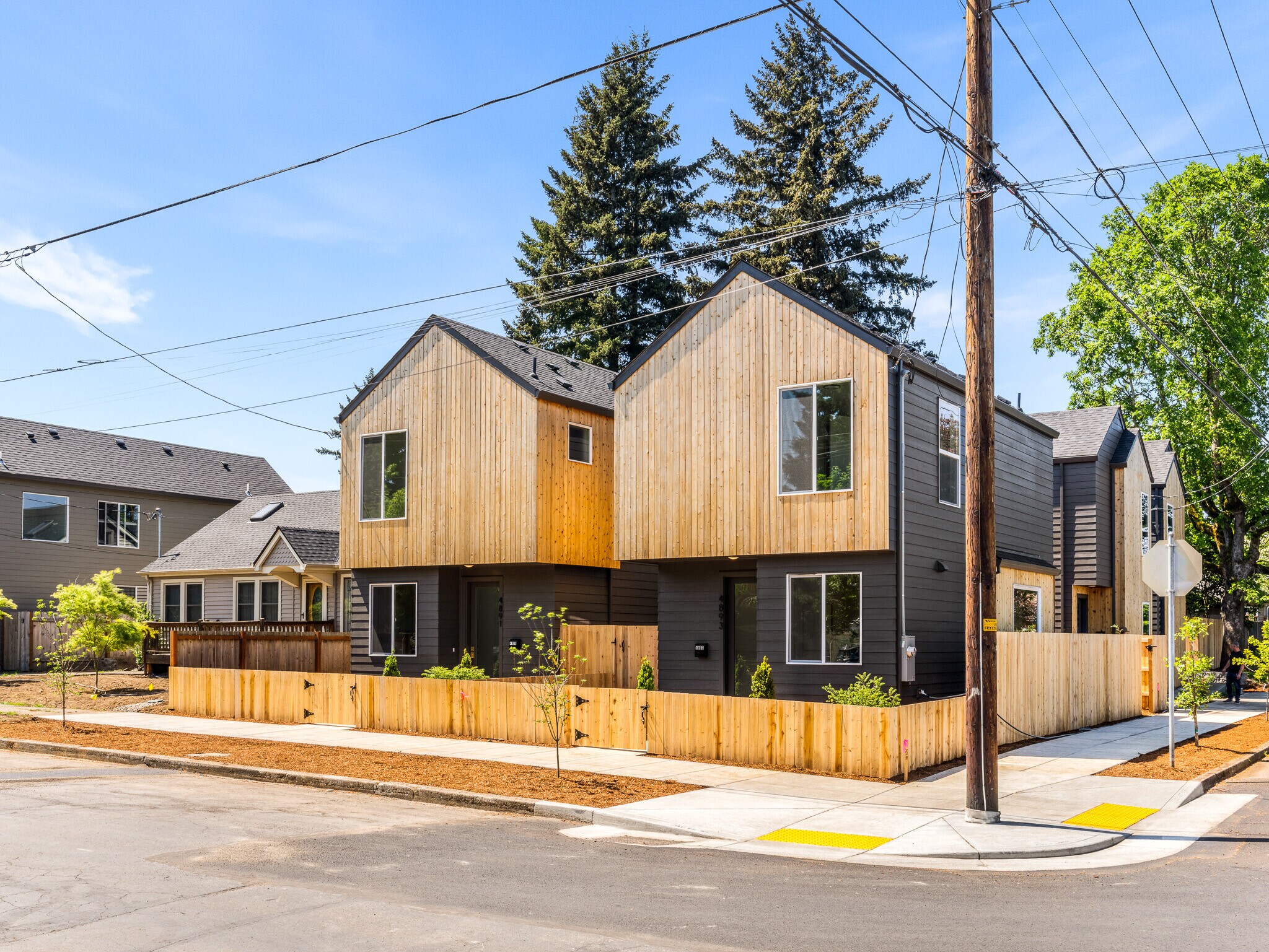 4893 NE Cesar E Chavez Blvd, Portland, OR à vendre Photo principale- Image 1 de 18