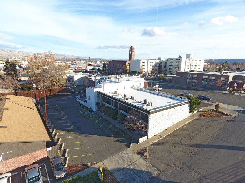 811 W Yakima Ave, Yakima, WA à louer - Photo du bâtiment - Image 3 de 9