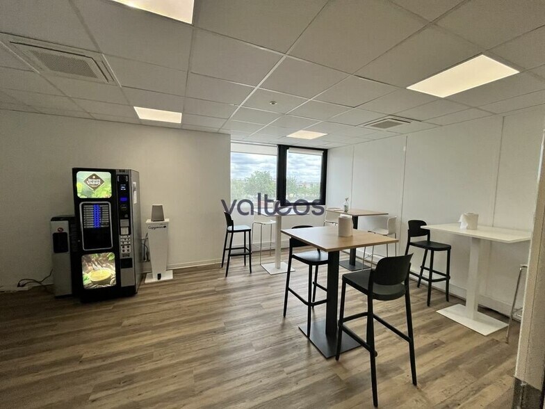 14 Rue Michel Labrousse, Toulouse for lease - Interior Photo - Image 3 of 17