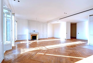 15 Avenue Victor Hugo, Paris for lease Interior Photo- Image 2 of 5