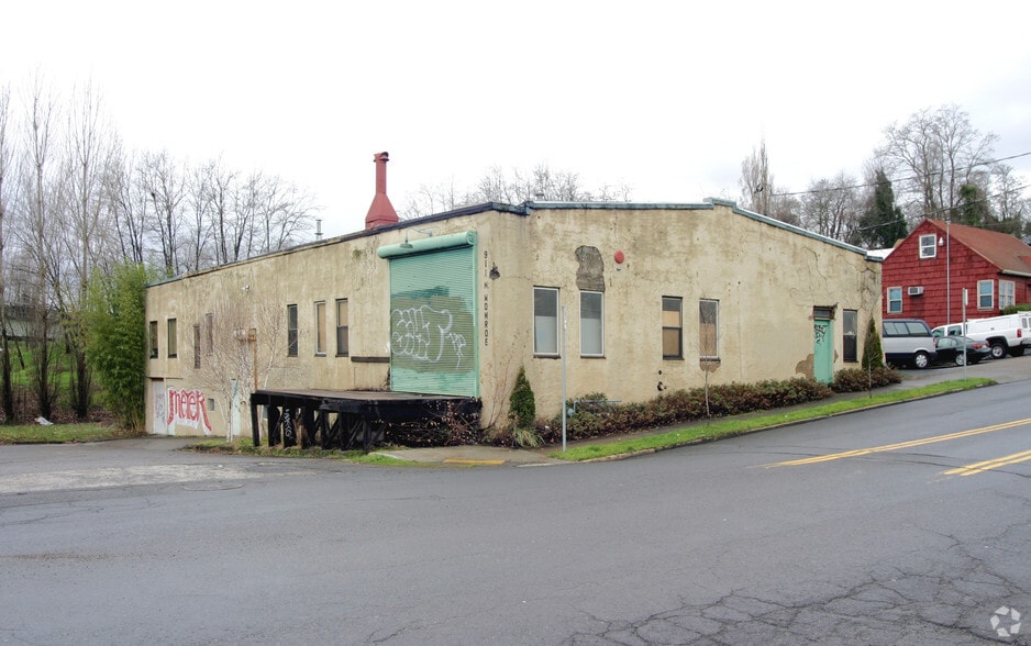 911 N Monroe St, Portland, OR for lease - Building Photo - Image 2 of 3