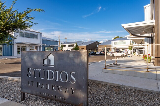 More details for 1189 Parkway Dr, Santa Fe, NM - Industrial for Sale