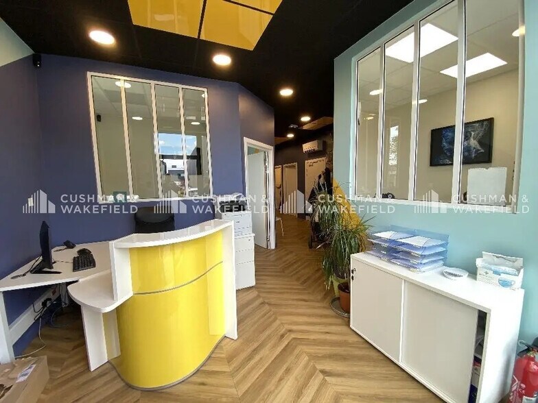 Bureau dans Ostwald à louer - Photo intérieure - Image 3 de 10