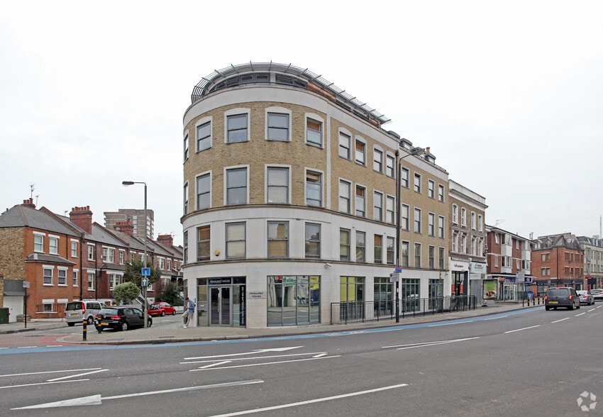 352-356 Battersea Park Rd, London for lease - Primary Photo - Image 1 of 7