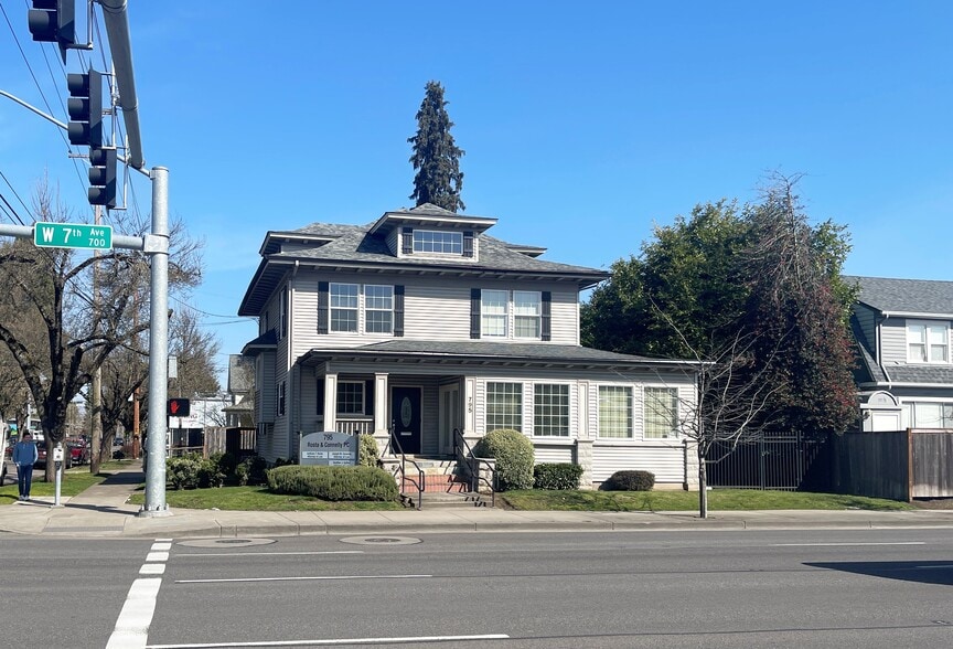 795 W 7th Ave, Eugene, OR for lease - Building Photo - Image 2 of 13