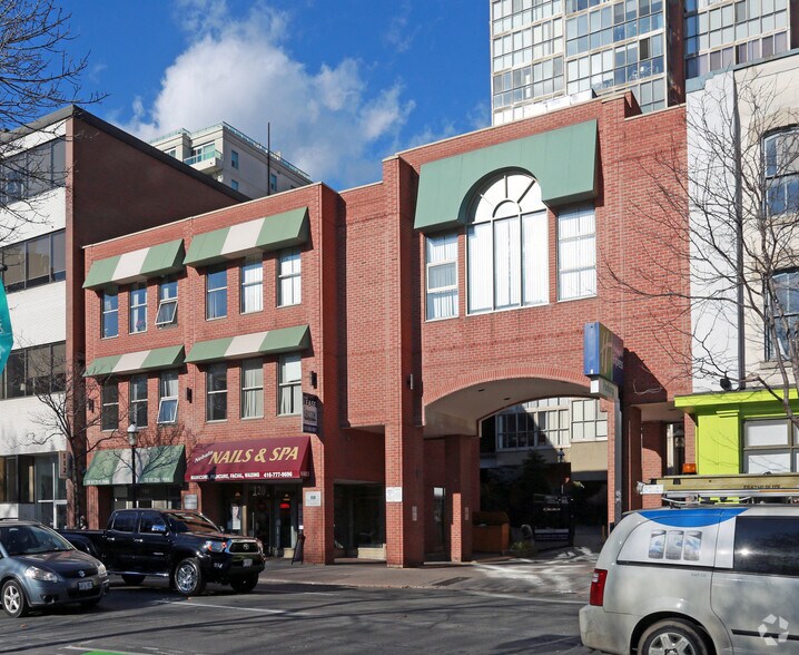 120 Adelaide St E, Toronto, ON à louer - Photo du bâtiment - Image 2 de 2