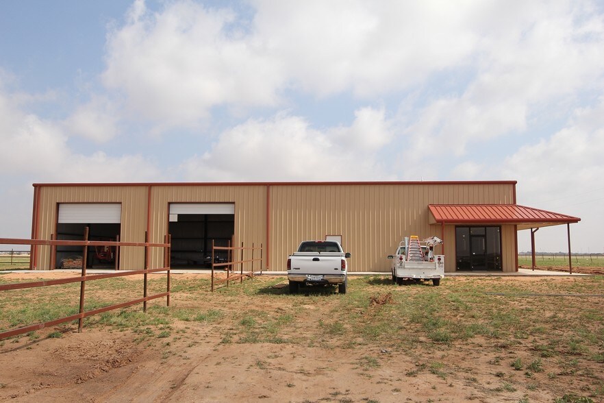 9402 FM 1585, Wolfforth, TX à vendre - Photo du bâtiment - Image 2 de 16