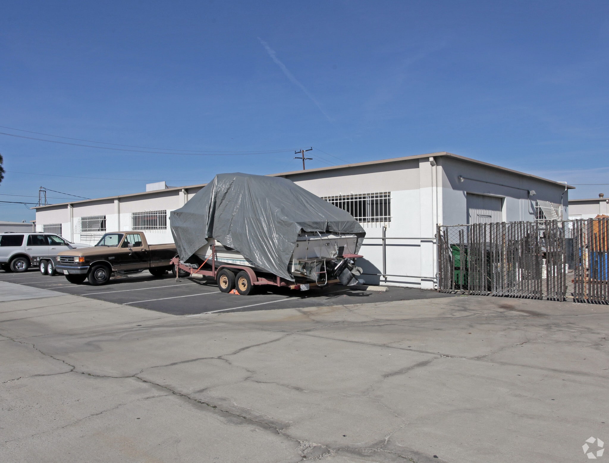 2919 Oak St, Santa Ana, CA for lease Primary Photo- Image 1 of 4