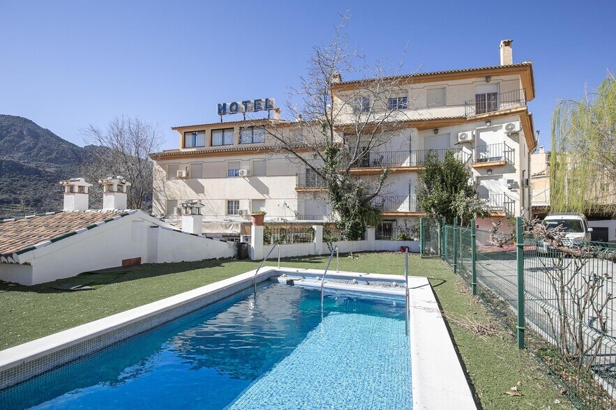Calle Molinos, 9, Güéjar Sierra, Granada à vendre - Photo du bâtiment - Image 3 de 49