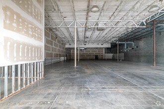 6701 - 6741 Boone Ave N, Brooklyn Park, MN à louer Photo intérieure- Image 1 de 1