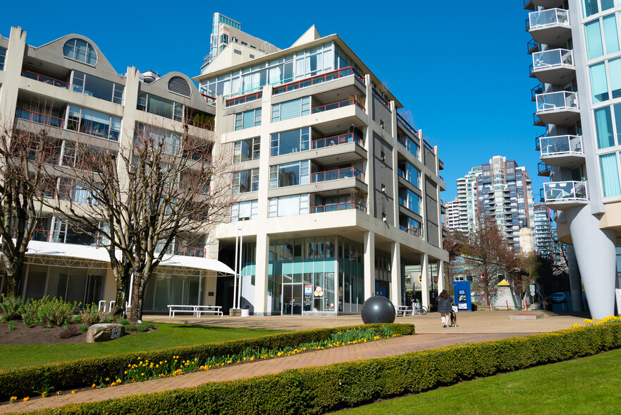 1006 Beach Av, Vancouver, BC for lease - Building Photo - Image 2 of 5