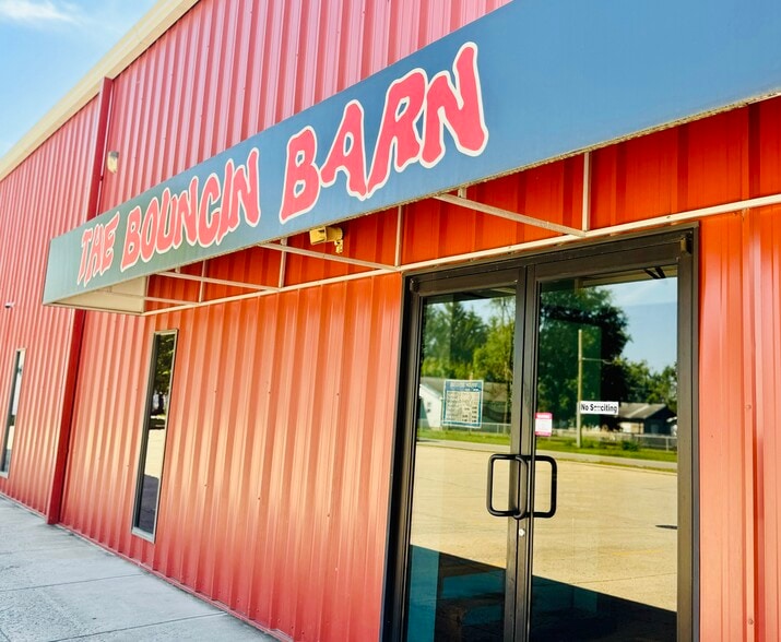 2509 S 1st St, Terre Haute, IN for sale - Building Photo - Image 3 of 41