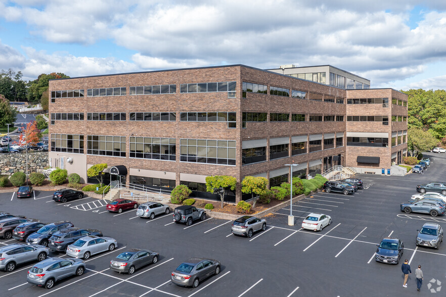 465 Waverley Oaks Rd, Waltham, MA for lease - Building Photo - Image 2 of 11