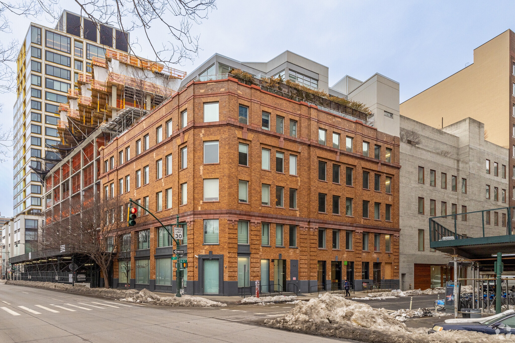 120-126 Eleventh Ave, New York, NY for lease Primary Photo- Image 1 of 5