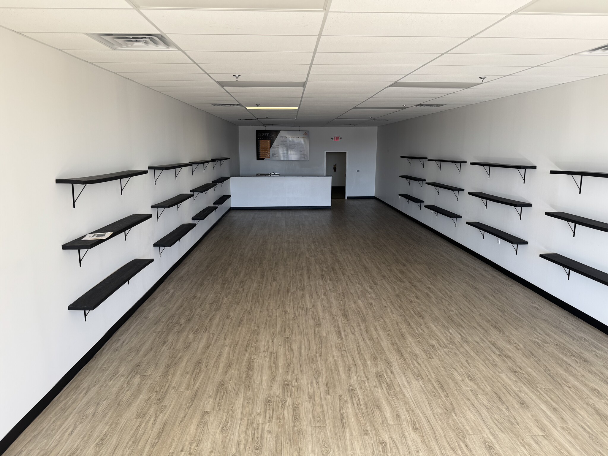 1569 N Aspen St, Lincolnton, NC for lease Interior Photo- Image 1 of 5