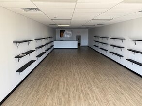 1569 N Aspen St, Lincolnton, NC for lease Interior Photo- Image 1 of 5