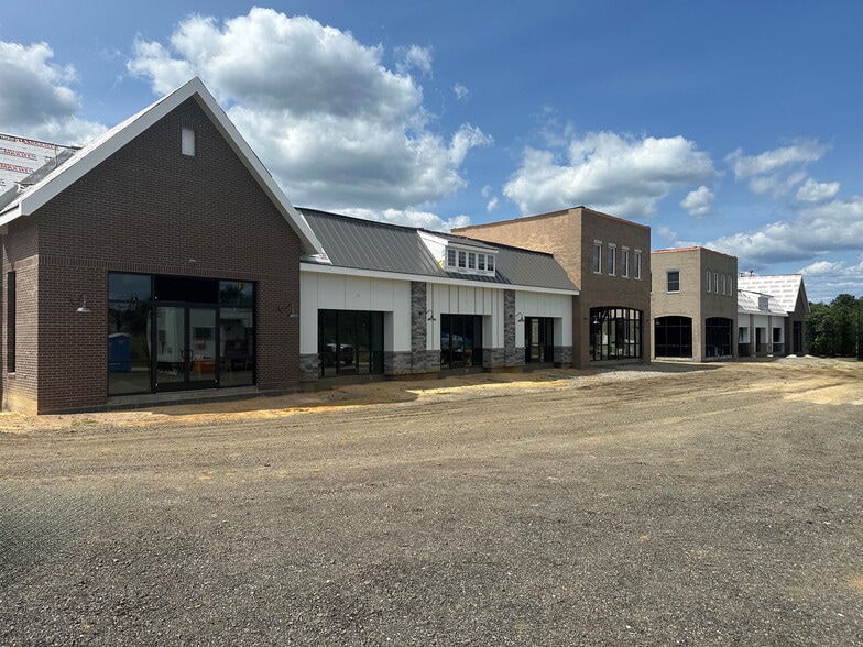8101-8119 Chamberlayne Rd, Mechanicsville, VA for lease - Building Photo - Image 2 of 4