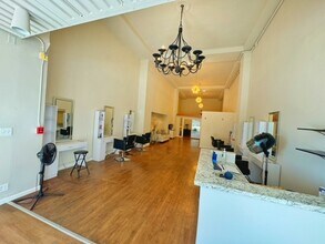 5225 Wilshire Blvd, Los Angeles, CA for lease Interior Photo- Image 1 of 8