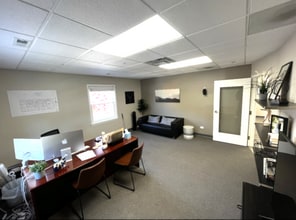 552 S Washington St, Naperville, IL for lease Interior Photo- Image 2 of 6