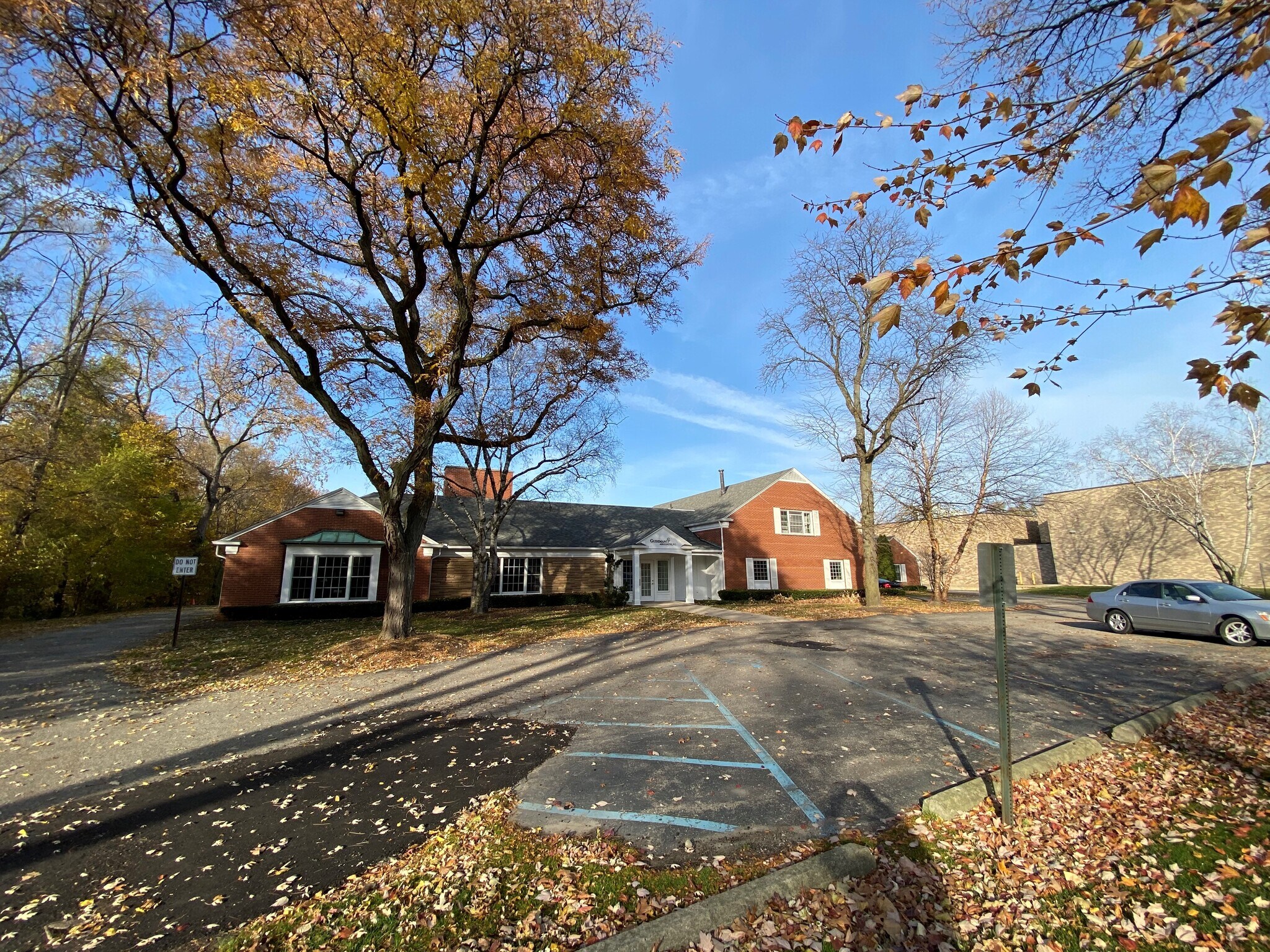 1026 W Eleven Mile Rd, Royal Oak, MI à vendre Photo du bâtiment- Image 1 de 2