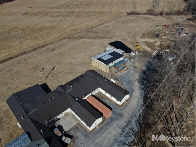 392 Five Locks Rd, Shoemakersville, PA à louer - Photo du bâtiment - Image 2 de 17