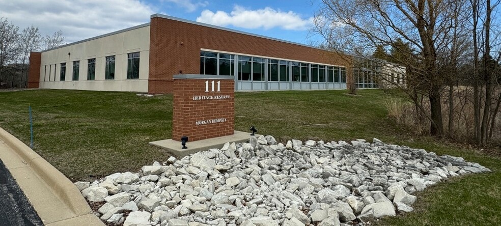 111 Heritage Reserve, Menomonee Falls, WI for sale - Building Photo - Image 1 of 5