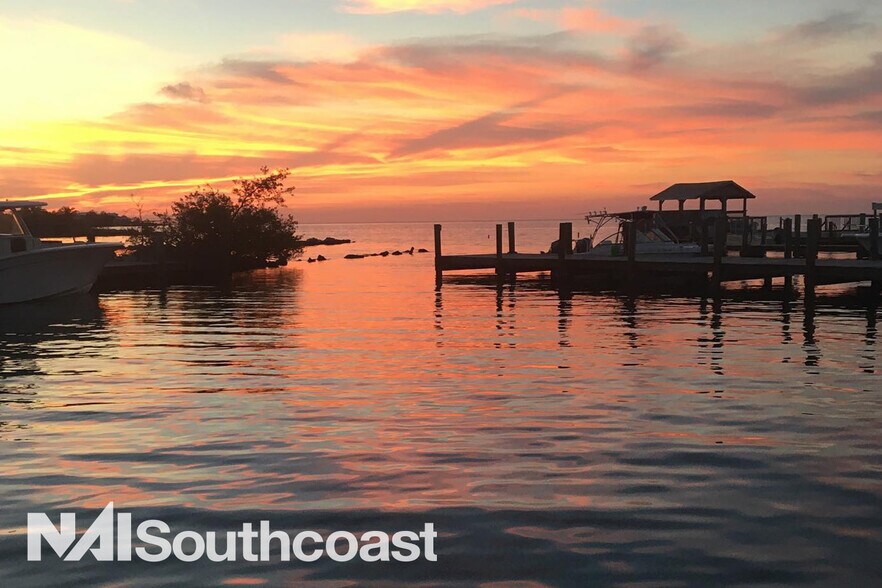 59073 Overseas Hwy, Marathon, FL à vendre - Photo du bâtiment - Image 3 de 19