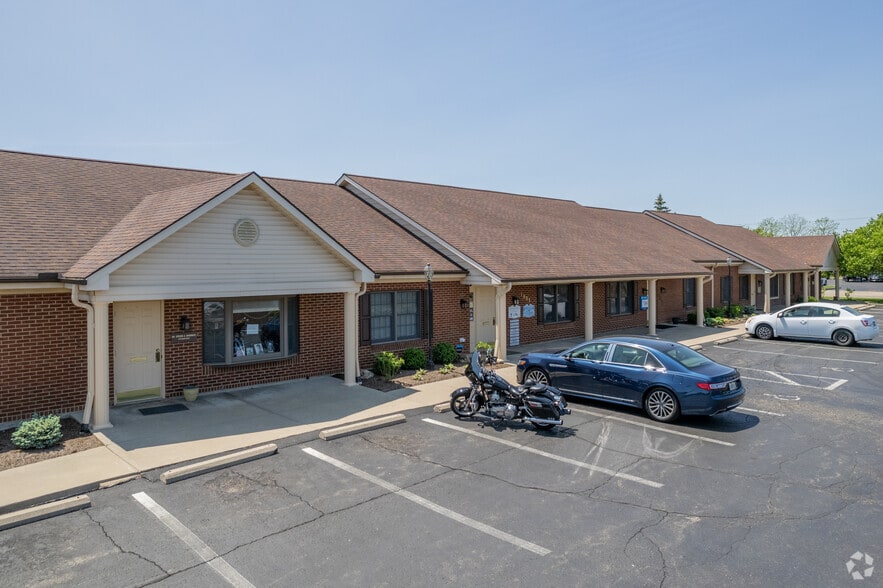 1045-1053 Summit Dr, Middletown, OH for lease - Building Photo - Image 3 of 4
