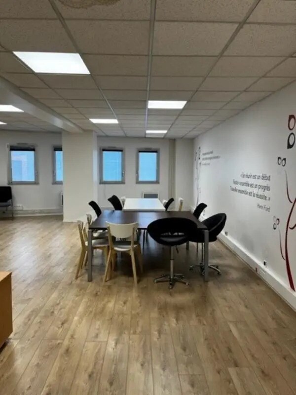 Office in Rennes for lease Interior Photo- Image 1 of 11