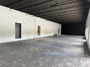 506 Idol St, High Point, NC for lease Interior Photo- Image 2 of 5