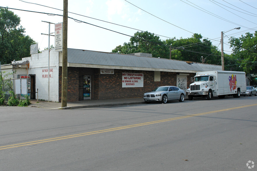 141 Charles E Davis Blvd, Nashville, TN à vendre - Photo principale - Image 1 de 1