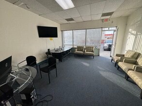 5020 E Tropicana Ave, Las Vegas, NV à vendre Photo intérieure- Image 2 de 11