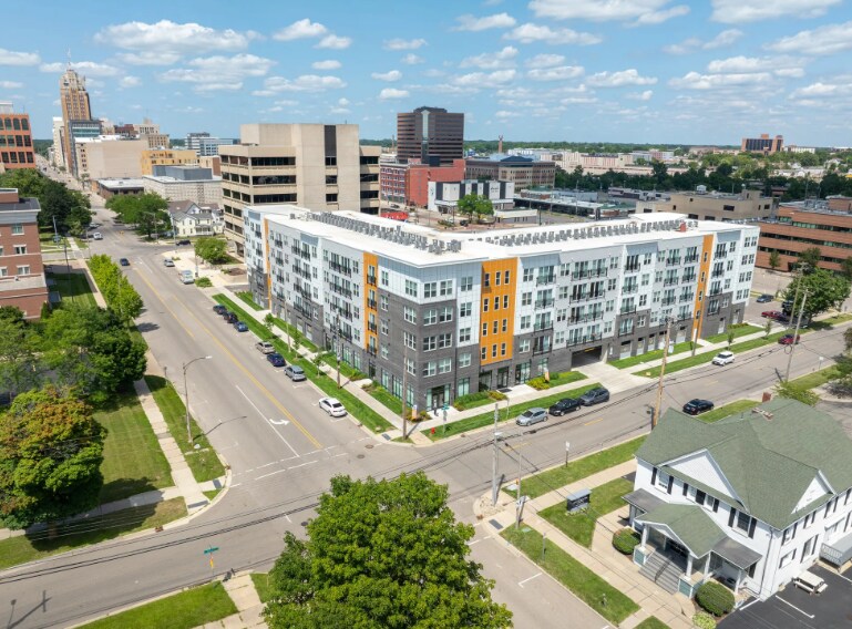 501 S Capitol Ave, Lansing, MI à louer - Photo principale - Image 2 de 33
