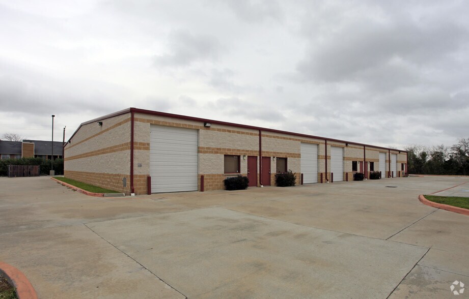 2911 E Broadway, Pearland, TX à louer - Photo du bâtiment - Image 3 de 3
