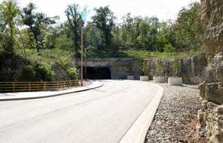 Plus de détails pour 300 Space Center Cir, Lee's Summit, MO - Industriel à louer