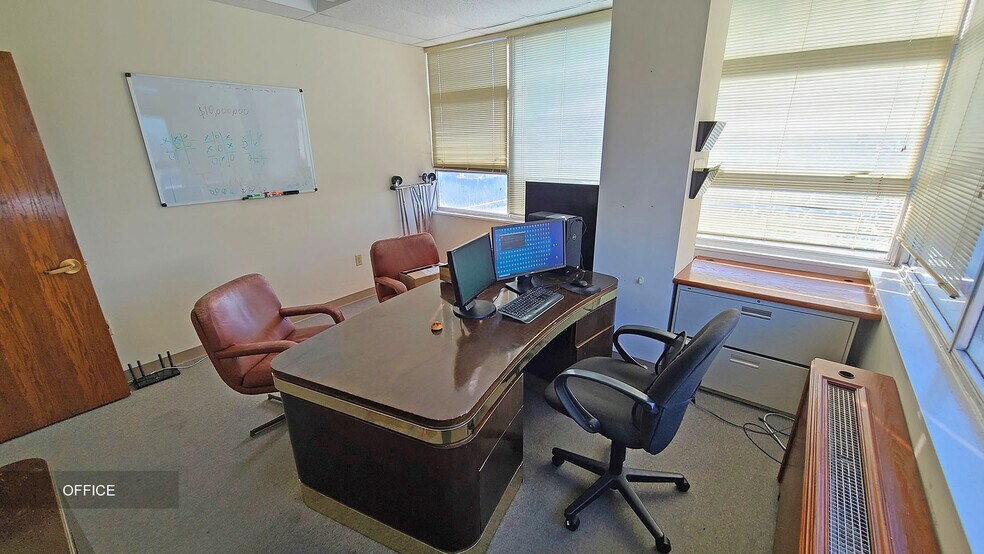 97-77 Queens Blvd, Rego Park, NY for lease - Interior Photo - Image 3 of 13