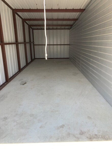 1309 N Stemmons St, Sanger, TX à vendre - Photo intérieure - Image 3 de 7