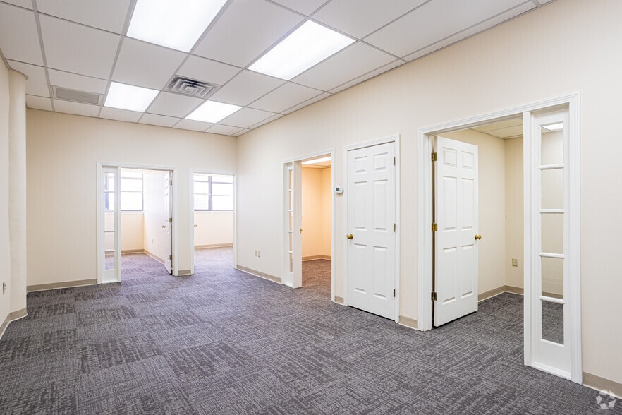 10 Ferry St, Concord, NH for lease - Interior Photo - Image 2 of 14