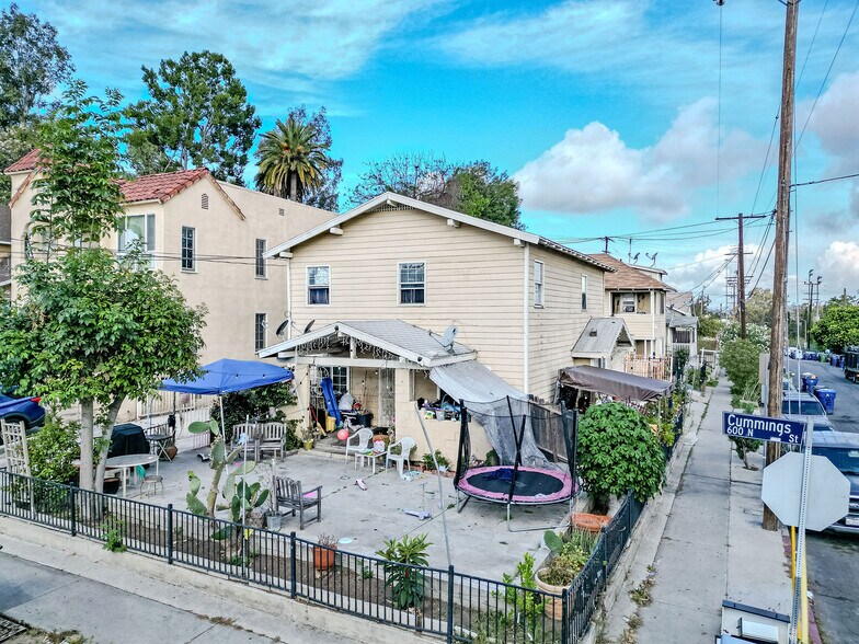 645-649 N Cummings St, Los Angeles, CA à vendre - Photo du bâtiment - Image 3 de 19