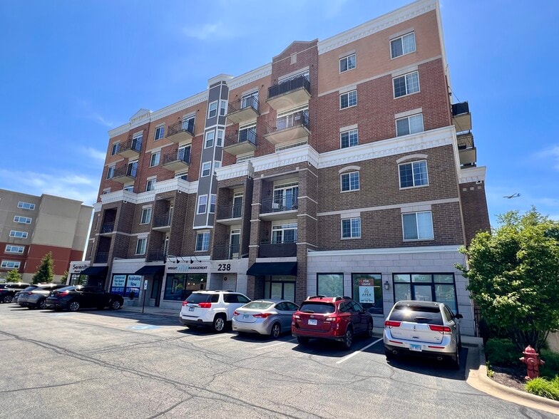 238 E Irving Park Rd, Wood Dale, IL for lease - Building Photo - Image 3 of 5