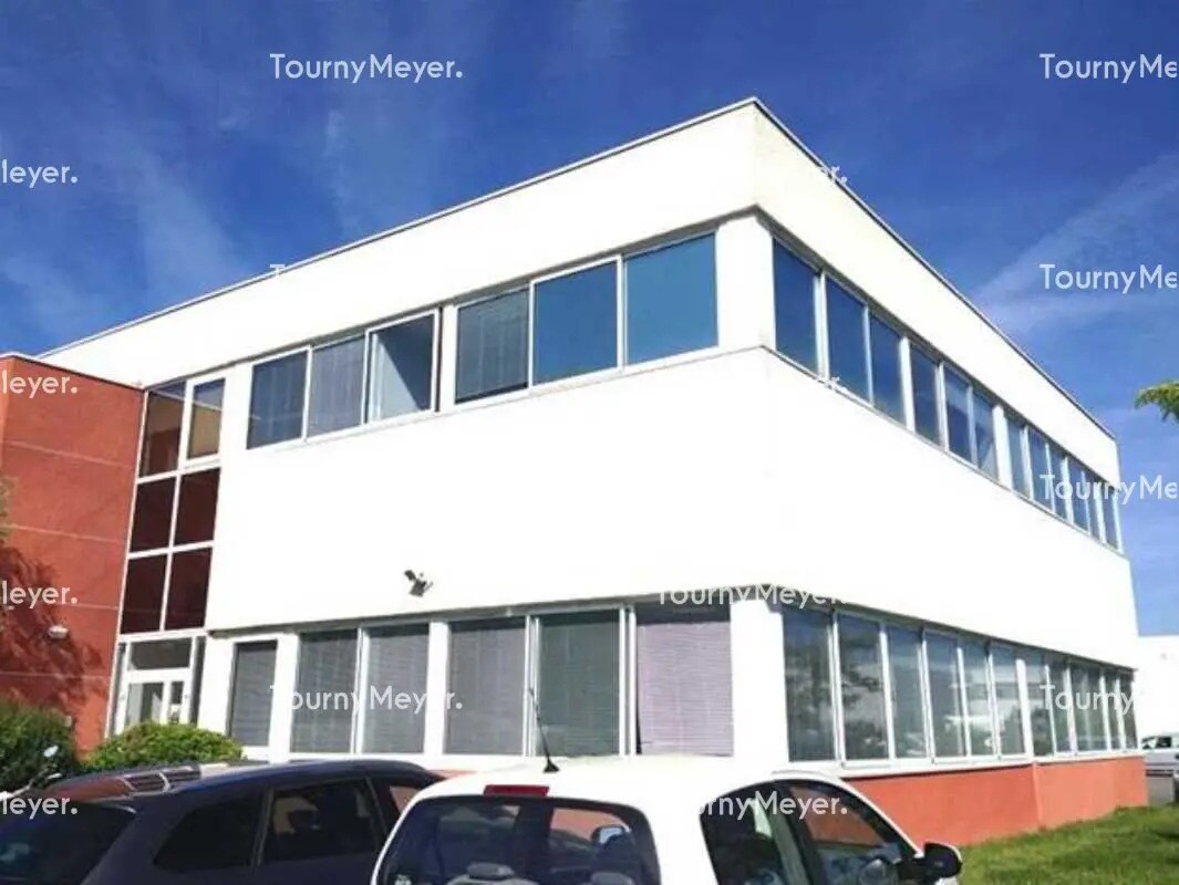 Office in Toulouse for lease Building Photo- Image 1 of 2