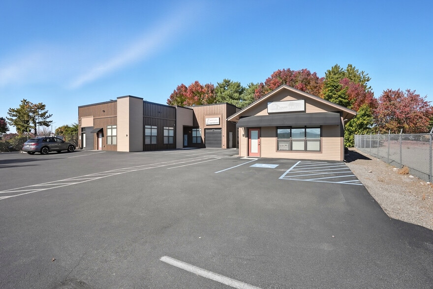 15803 E Sprague Ave, Spokane Valley, WA for lease - Building Photo - Image 2 of 11
