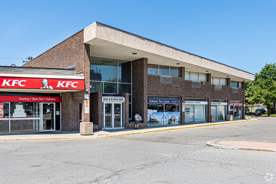 2660-2714 Alta Vista Dr, Ottawa, ON à louer - Photo du bâtiment - Image 3 de 9