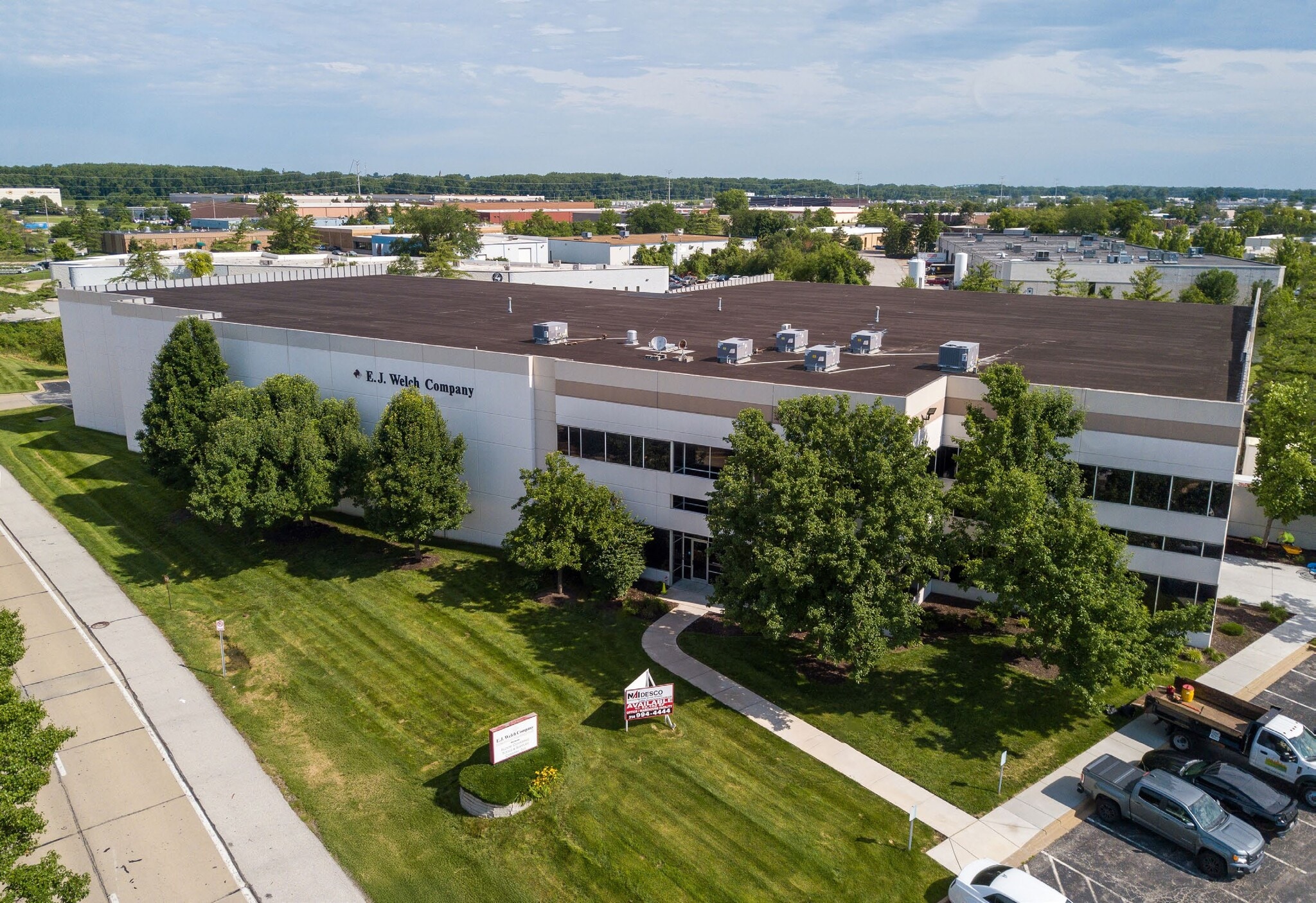 13735 Lakefront Dr, Earth City, MO for lease Building Photo- Image 1 of 15