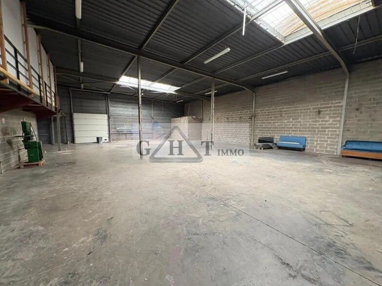 Industrial in Savigny-le-Temple for sale - Interior Photo - Image 3 of 5