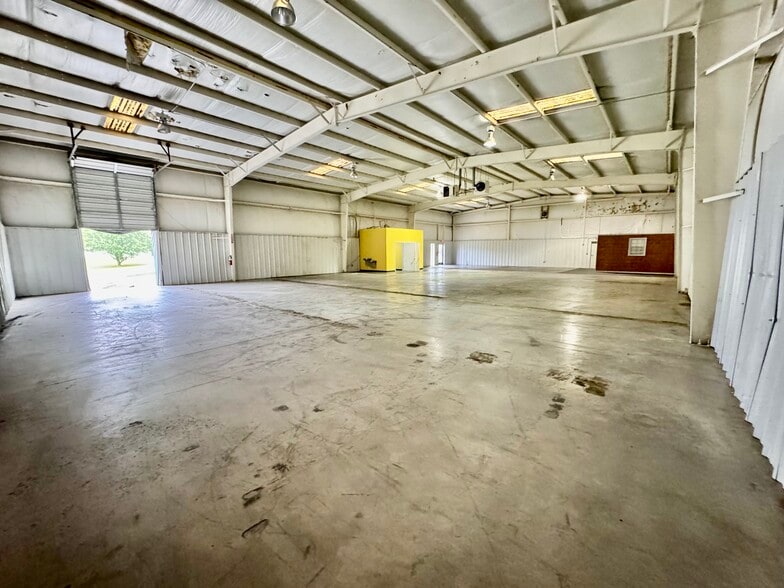 3123 Cedar Park, Greensboro, NC à louer - Photo du bâtiment - Image 3 de 7