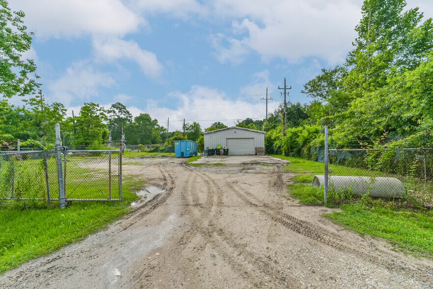 14133 Ravendale Rd, Humble, TX à vendre - Photo du bâtiment - Image 3 de 18