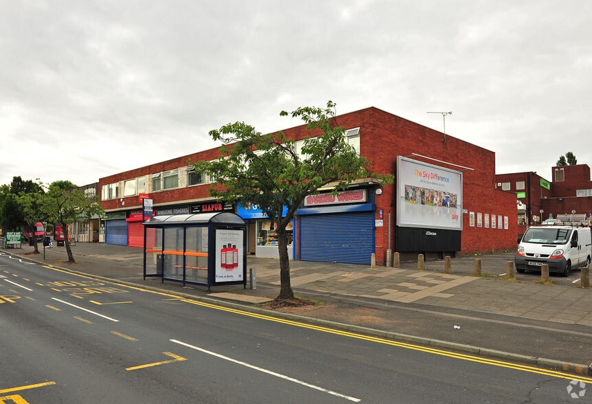 5-19 Warstones Dr, Wolverhampton for sale - Primary Photo - Image 1 of 2