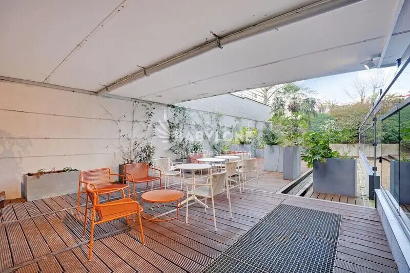 Bureau dans Montrouge à louer - Photo du bâtiment - Image 2 de 10