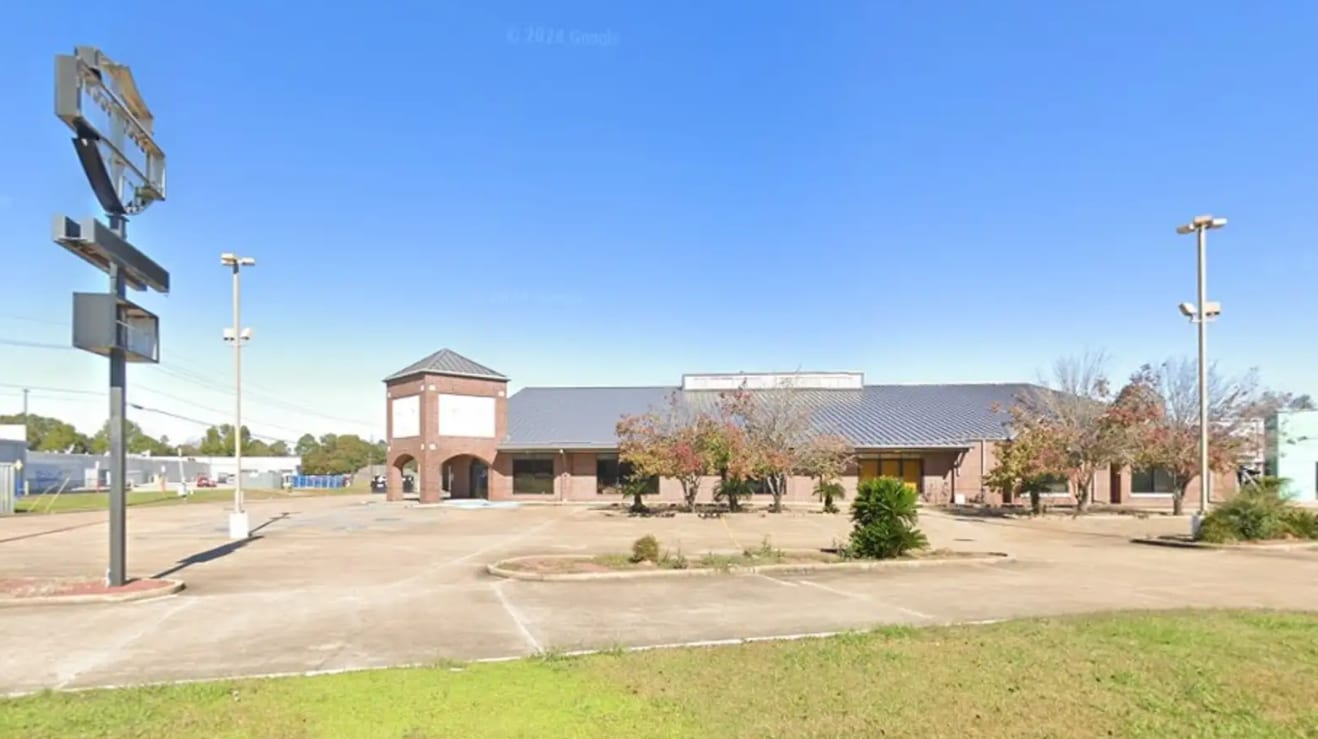 2030 N Mall Dr, Alexandria, LA for sale Primary Photo- Image 1 of 10